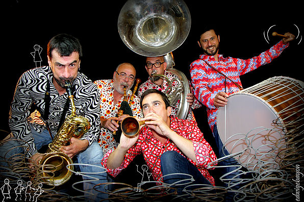 10b381_413b91f23c224e33a8d048bbd008009d